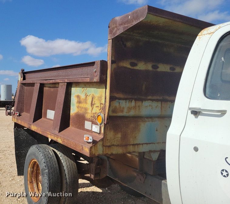 image for item LG9340 1974 GMC 6000  dump truck