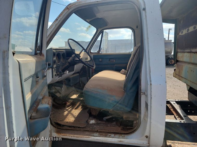 image for item LG9340 1974 GMC 6000  dump truck