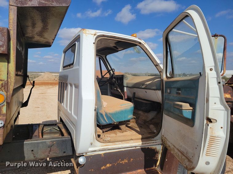 image for item LG9340 1974 GMC 6000  dump truck