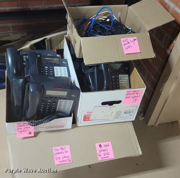 image for item LG9343 ESI-200 phone system