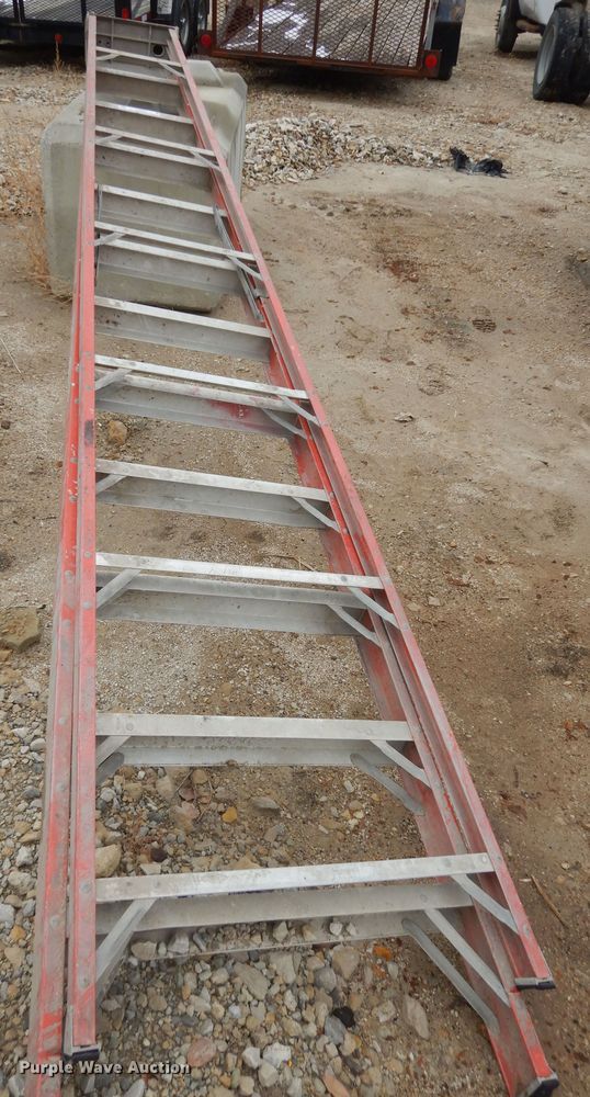 image for item LG9952 12'L step ladder