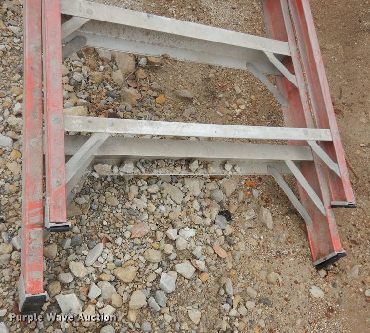 image for item LG9952 12'L step ladder