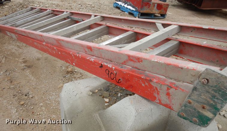 image for item LG9952 12'L step ladder