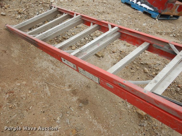 image for item LG9952 12'L step ladder