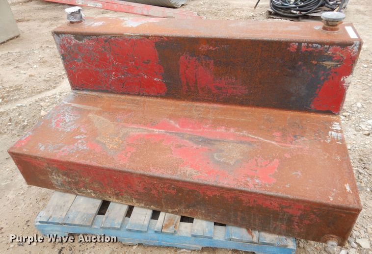 image for item LG9953 (2) auxiliary fuel tanks