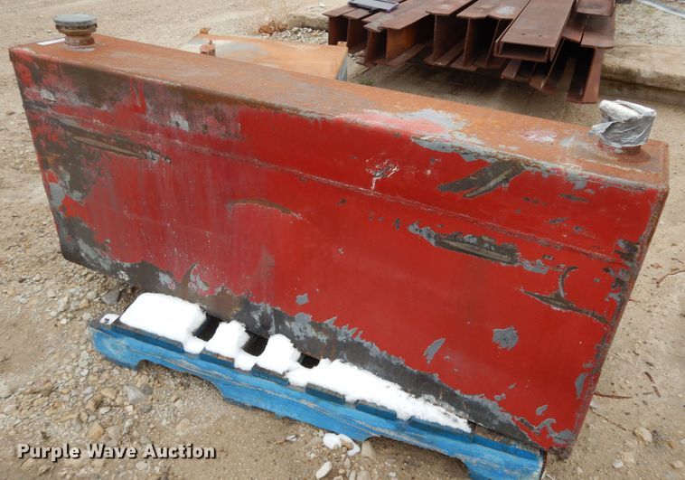 image for item LG9953 (2) auxiliary fuel tanks