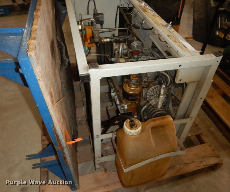 image for item LG9971 Bauer Compressors Capilano E  compressor