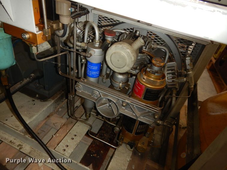 image for item LG9971 Bauer Compressors Capilano E  compressor