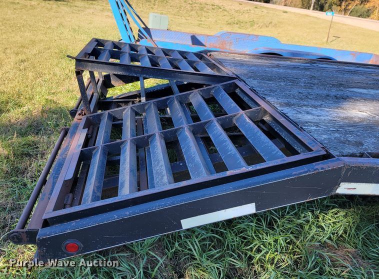 image for item LL9540 1997 DCT  equipment trailer