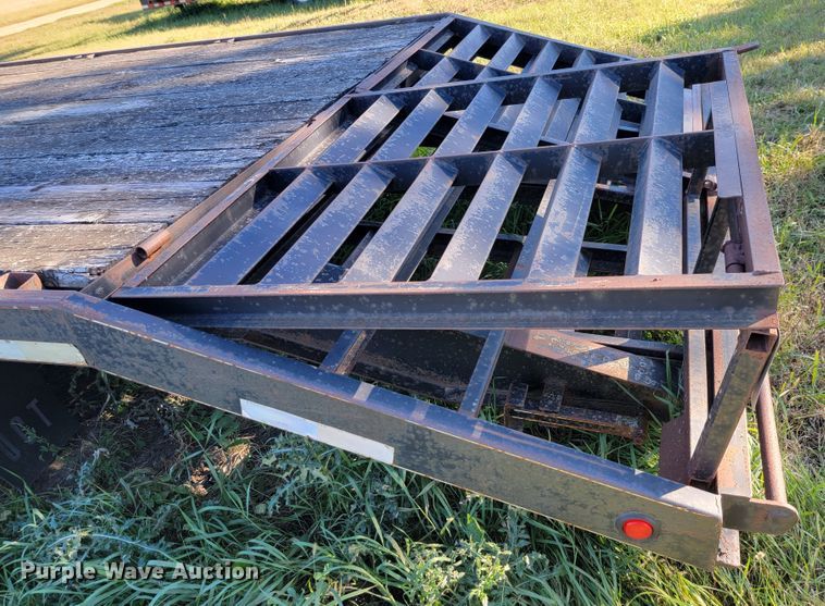 image for item LL9540 1997 DCT  equipment trailer