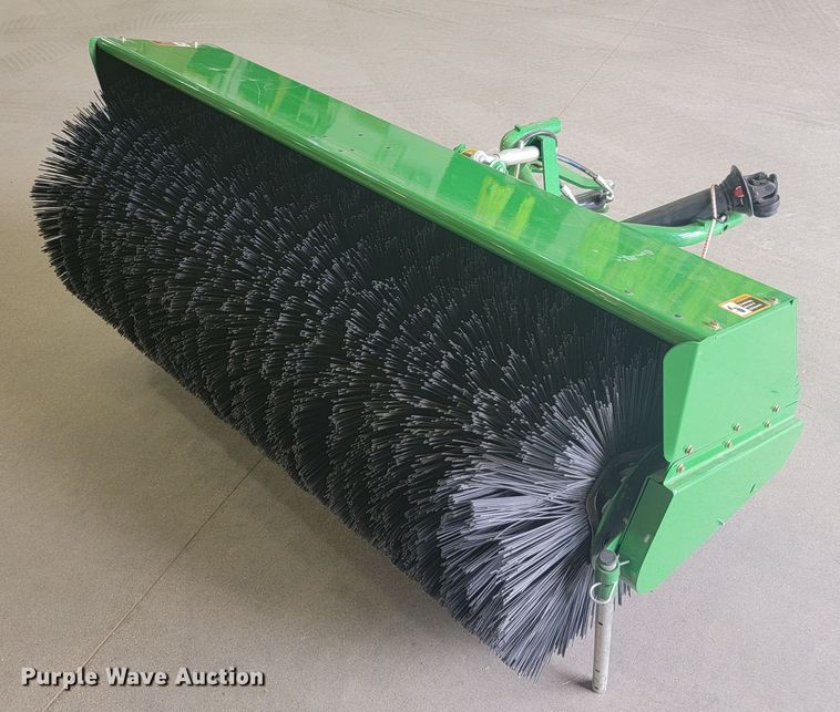 image for item LL9689 2019 John Deere 1400/1500  broom