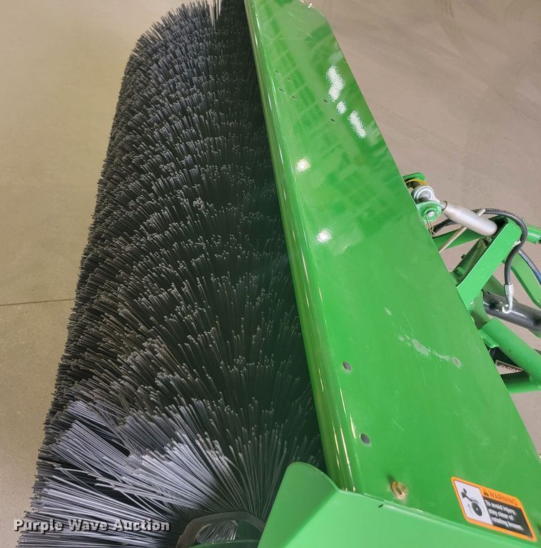 image for item LL9689 2019 John Deere 1400/1500  broom