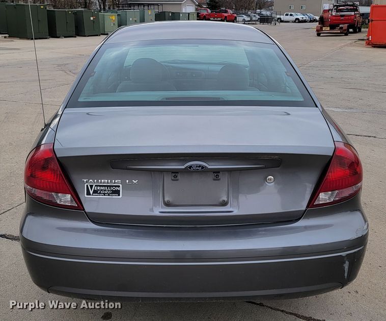 image for item LL9692 2004 Ford Taurus LX