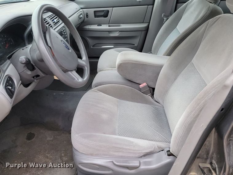 image for item LL9692 2004 Ford Taurus LX