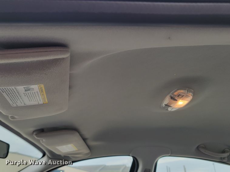 image for item LL9692 2004 Ford Taurus LX