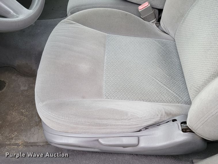 image for item LL9692 2004 Ford Taurus LX