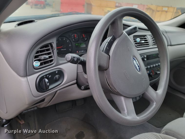 image for item LL9692 2004 Ford Taurus LX