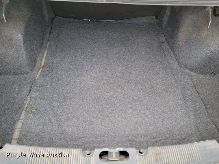 image for item LL9692 2004 Ford Taurus LX