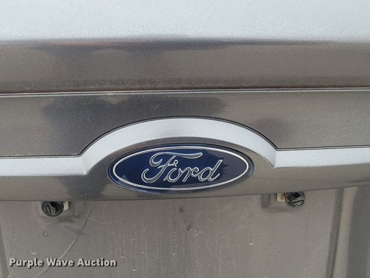 image for item LL9692 2004 Ford Taurus LX