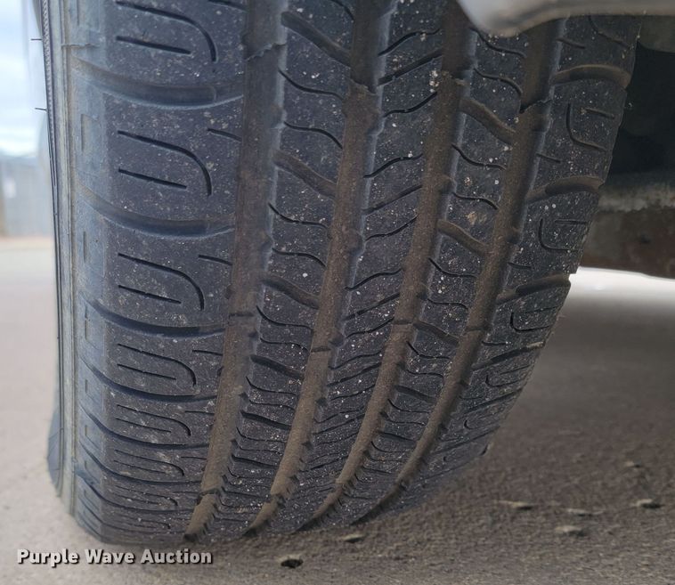 image for item LL9692 2004 Ford Taurus LX