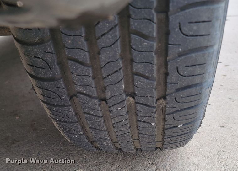 image for item LL9692 2004 Ford Taurus LX