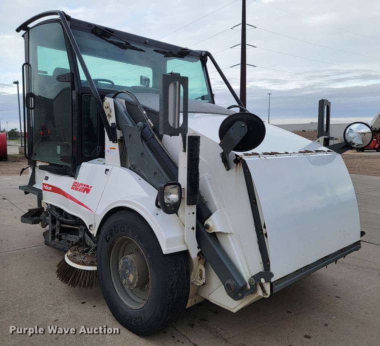 image for item LL9694 2016 Elgin Pelican street sweeper