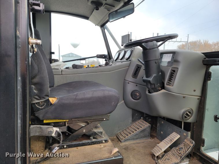 image for item LL9694 2016 Elgin Pelican street sweeper