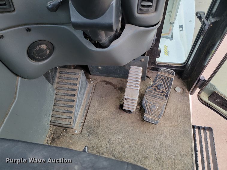 image for item LL9694 2016 Elgin Pelican street sweeper