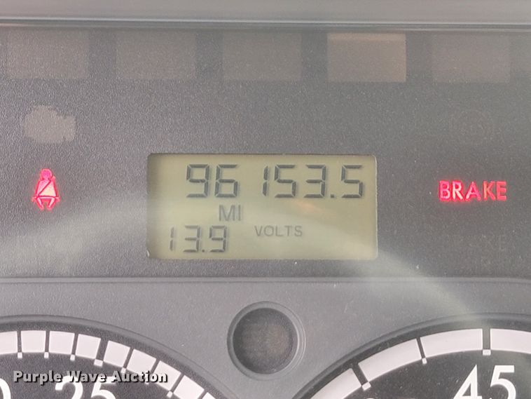 image for item LL9695 2013 Freightliner Cascadia semi truck