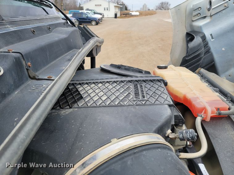 image for item LL9695 2013 Freightliner Cascadia semi truck