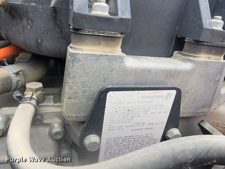 image for item LL9695 2013 Freightliner Cascadia semi truck