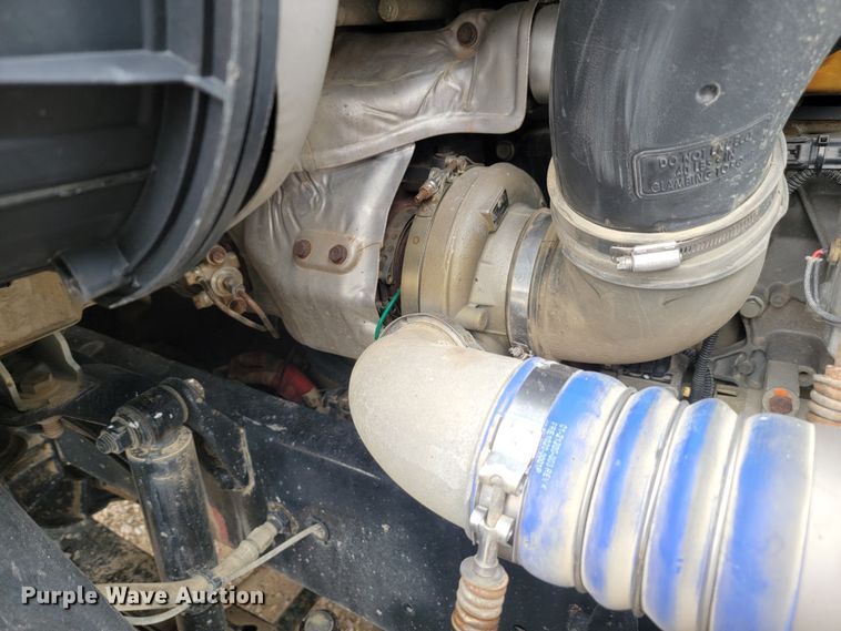 image for item LL9695 2013 Freightliner Cascadia semi truck