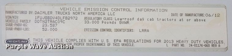 image for item LL9695 2013 Freightliner Cascadia semi truck