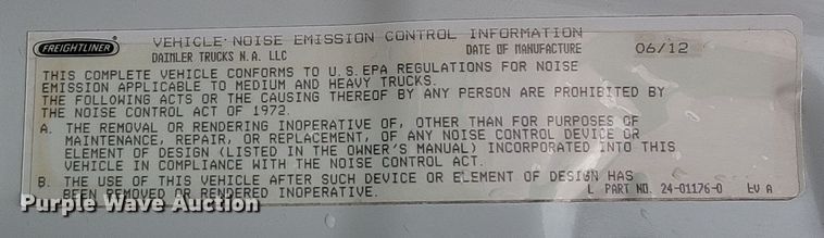 image for item LL9695 2013 Freightliner Cascadia semi truck