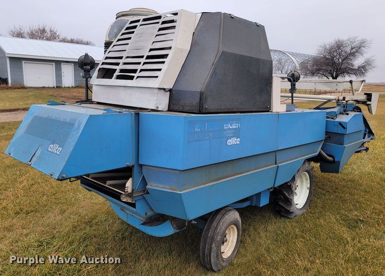 image for item LL9725 1989 Wintersteiger Nurserymaster Elite  plot combine