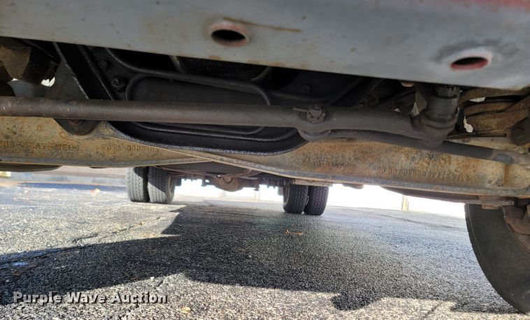 image for item LN9719 1991 Ford F350  ambulance