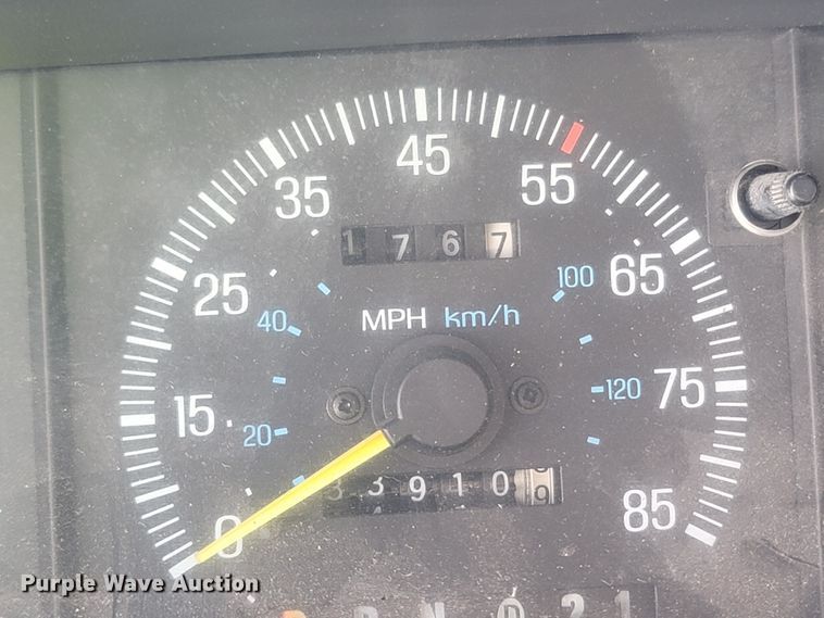 image for item LN9719 1991 Ford F350  ambulance