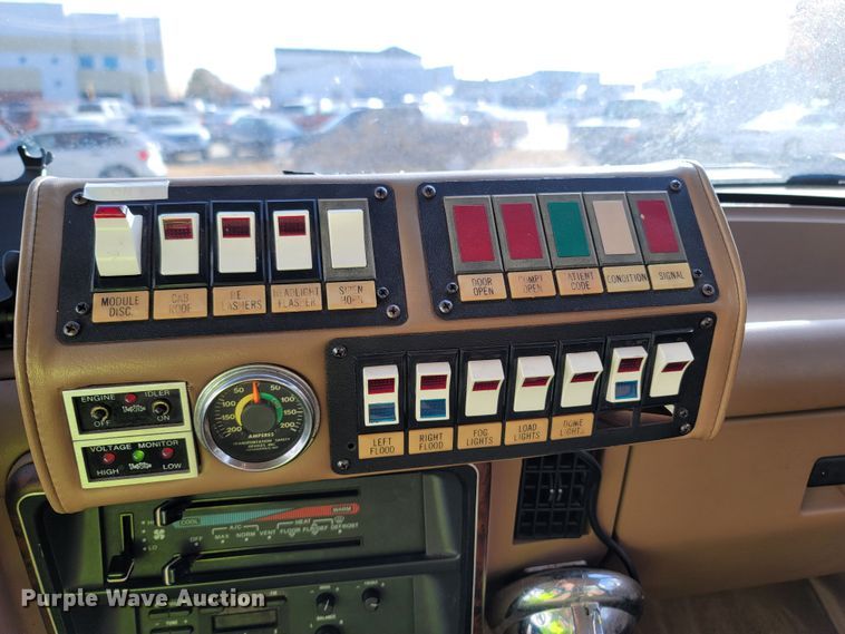 image for item LN9719 1991 Ford F350  ambulance