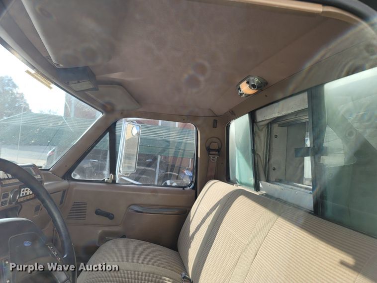 image for item LN9719 1991 Ford F350  ambulance