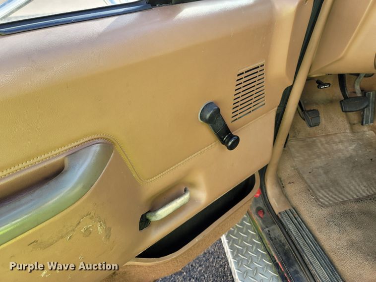 image for item LN9719 1991 Ford F350  ambulance