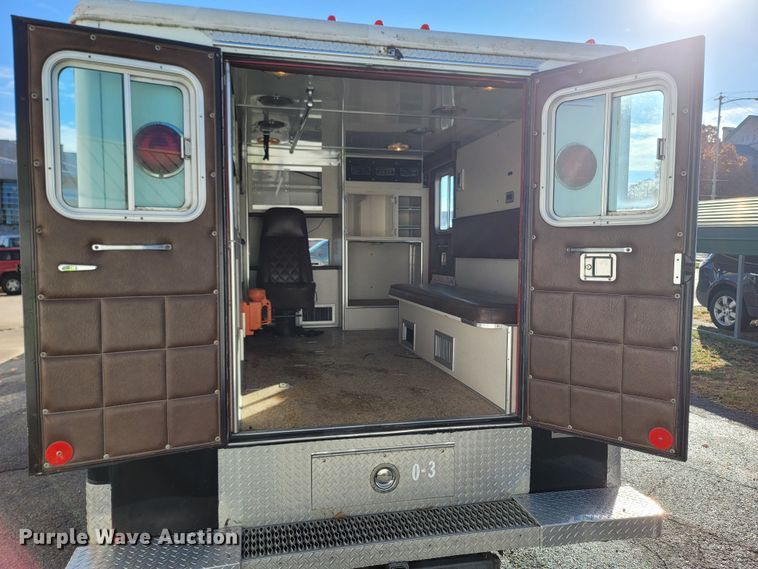 image for item LN9719 1991 Ford F350  ambulance