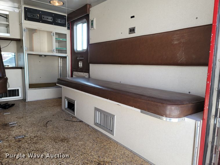 image for item LN9719 1991 Ford F350  ambulance