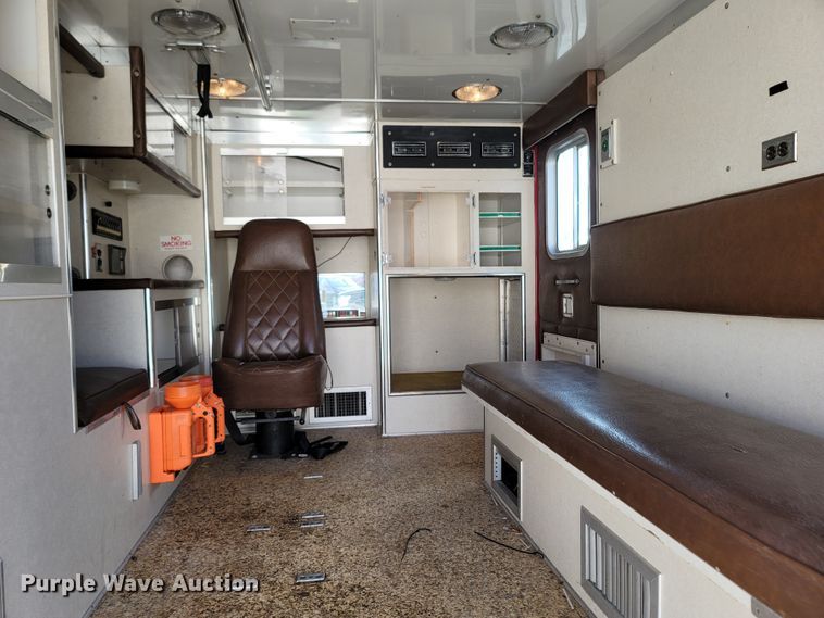 image for item LN9719 1991 Ford F350  ambulance