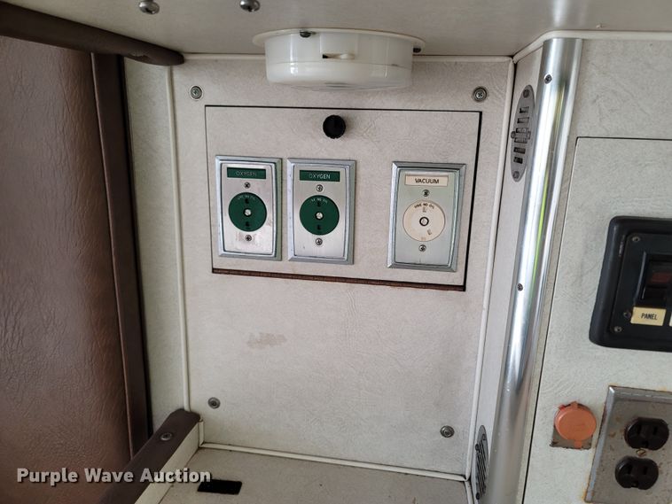 image for item LN9719 1991 Ford F350  ambulance