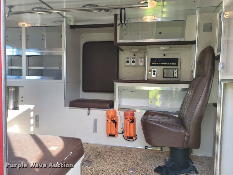 image for item LN9719 1991 Ford F350  ambulance