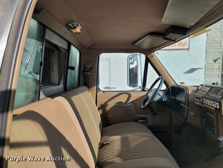 image for item LN9719 1991 Ford F350  ambulance