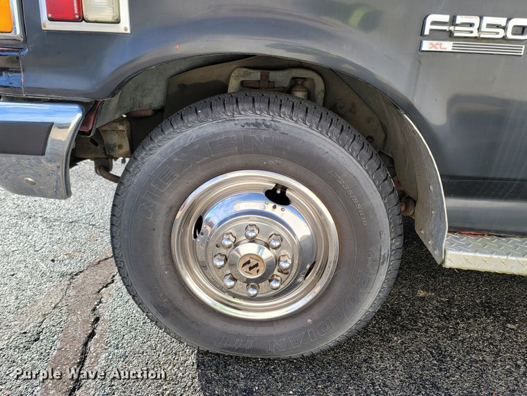 image for item LN9719 1991 Ford F350  ambulance