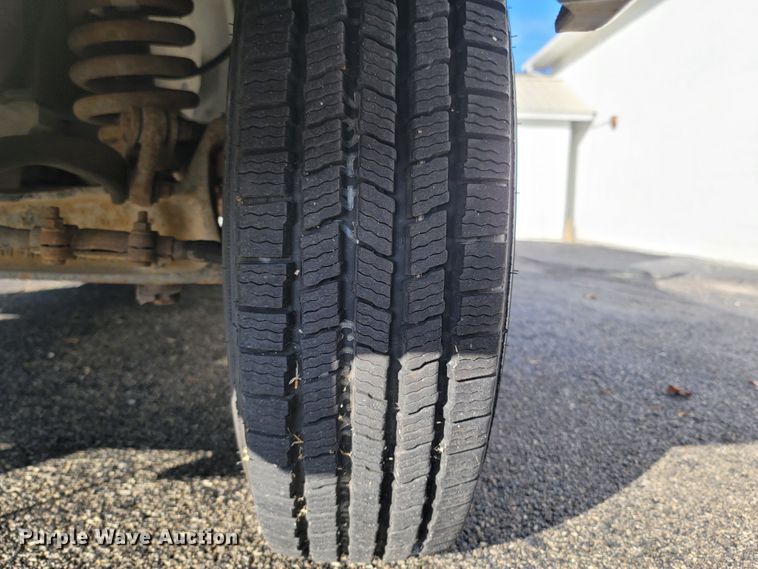 image for item LN9719 1991 Ford F350  ambulance