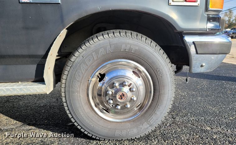 image for item LN9719 1991 Ford F350  ambulance