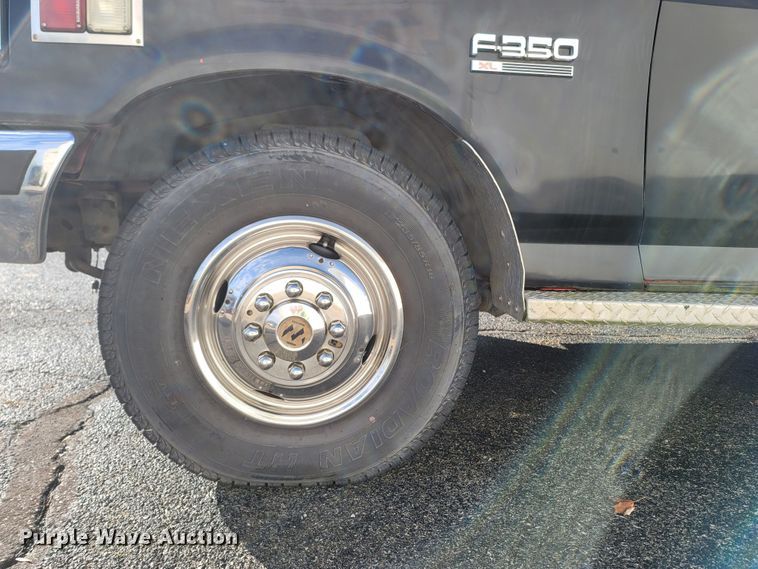 image for item LN9719 1991 Ford F350  ambulance